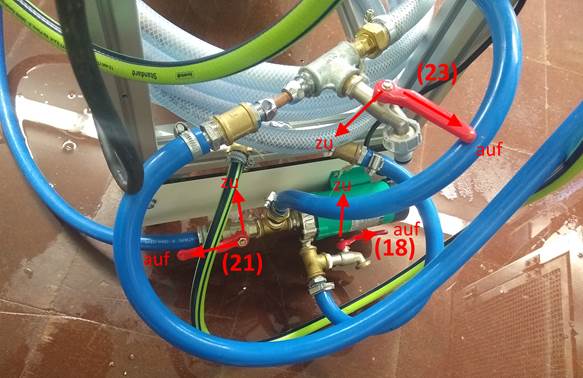 10-Haehne Pumpe.jpg